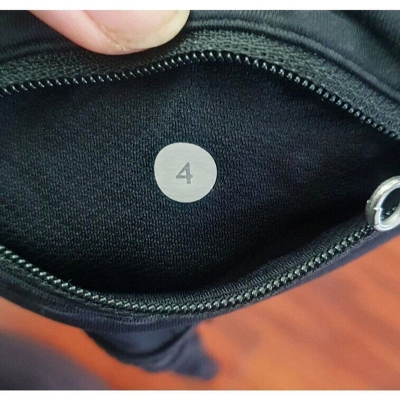 Lululemon Taryn Toomey Awakening Crop Leggings Size 4 Black Workout Active Yoga - Picture 8 of 8